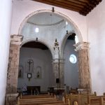 25. Nave altar