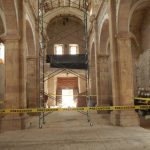 Liberación de aplanados al interior del templo