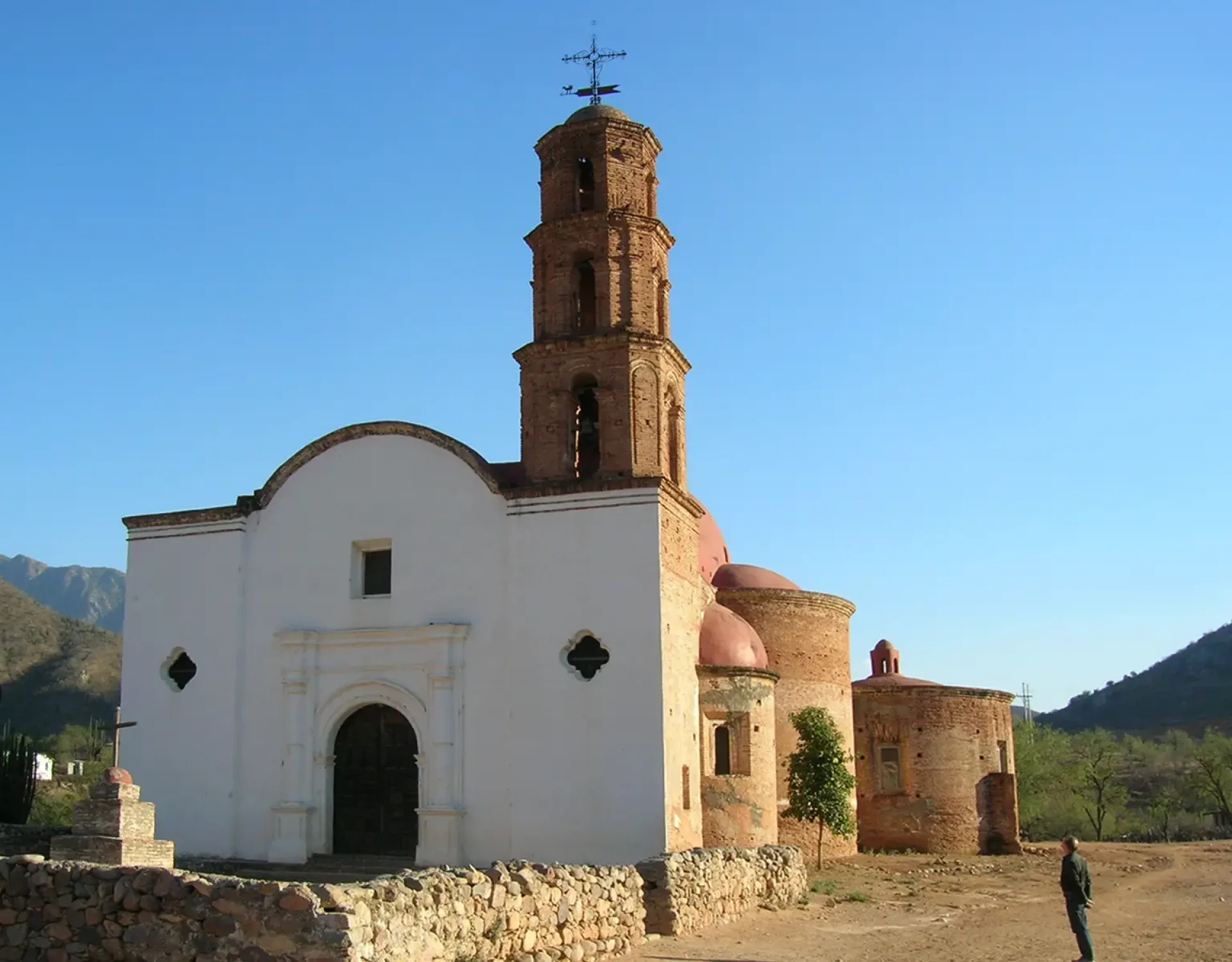Fachada principal San Ángel Custodio